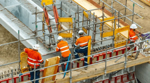 ROBAR Personnel Worker at the Port Road Bridge Project
